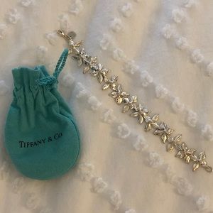 Tiffany & Co “Love me not” Flower petal bracelet